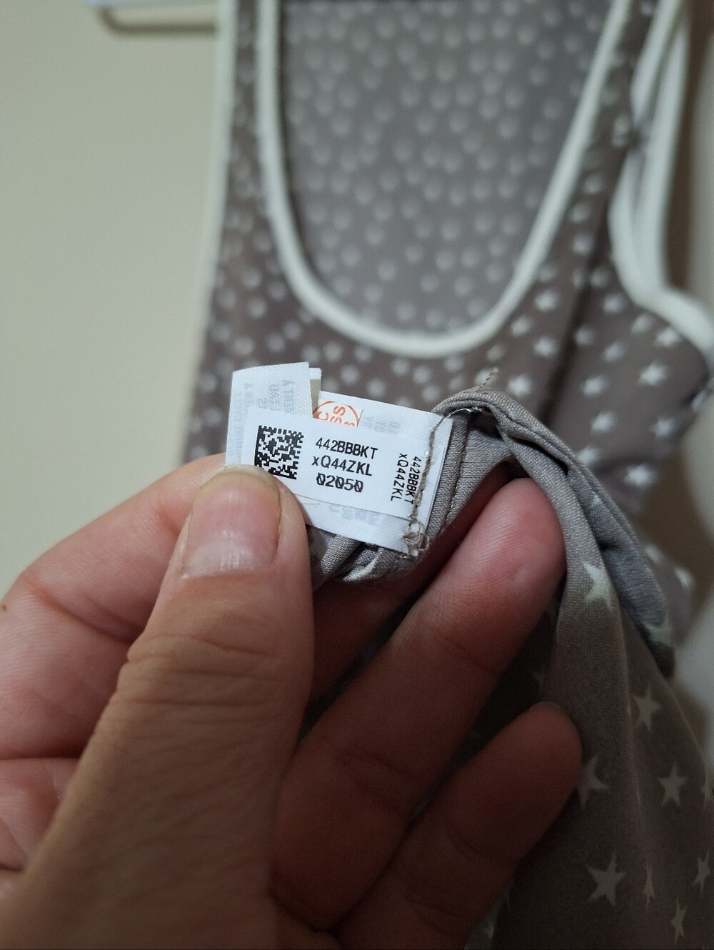 Aerie Taupe Satin Star Print Scoop Neck Tank Top Grey Brown Size S - Picture 9 of 10